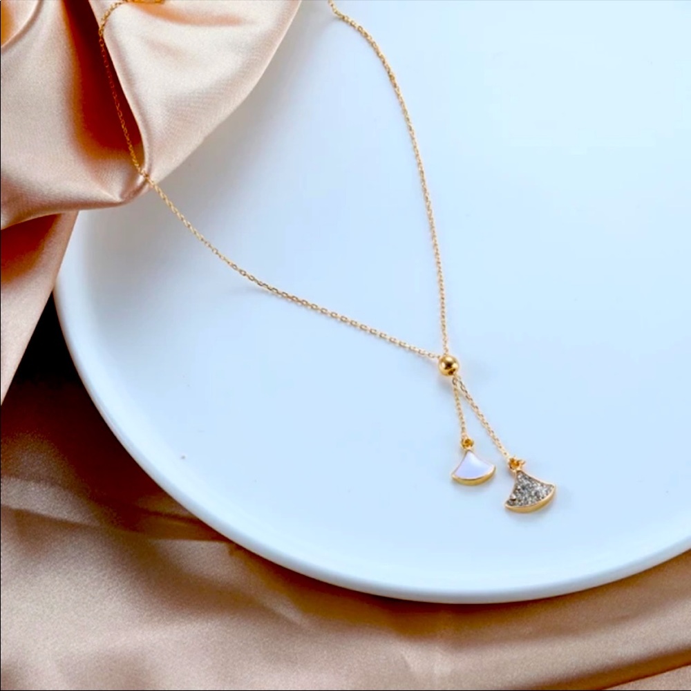 Fan Lariat Necklace